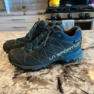 La Sportiva Synthesis Mid GTX Womens Hiking Boots Size 7